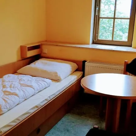 Christliche Jugendbildungs- Und Begegnungsstatte Schloss Hostel