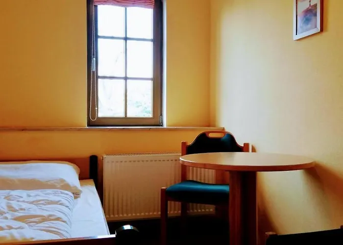 Christliche Jugendbildungs- Und Begegnungsstatte Schloss *