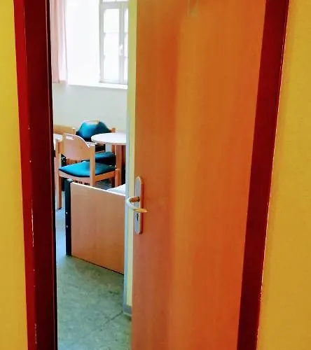 Christliche Jugendbildungs- Und Begegnungsstatte Schloss Hostel